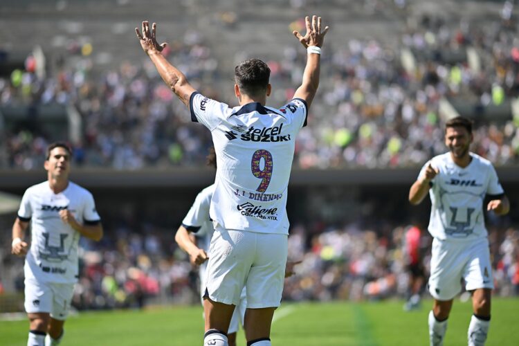 El comandante Dinneno cerró la temporada como un histórico de Pumas
