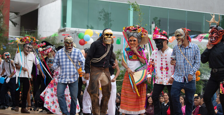 Celebra UAT en todos sus campus las tradiciones del Día de Muertos