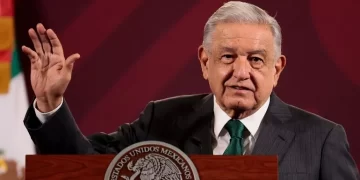 Rechaza AMLO crear fondo para damnificados por Otis con excedentes petroleros