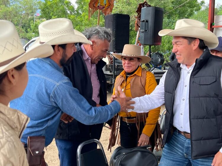 El diputado Pepe Braña impulsa la tradición de las cabalgatas