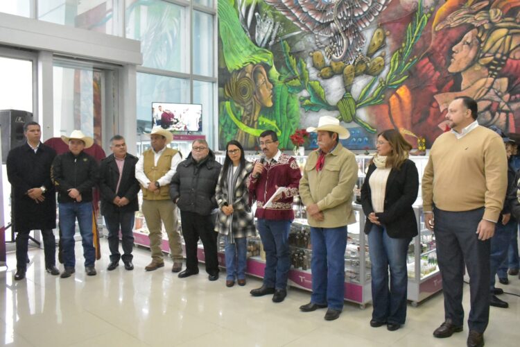 Gobierno del Estado promueve productos rurales en la Torre Bicentenario
