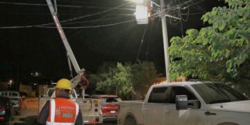 Mejora municipio alumbrado público en áreas de la ciudad