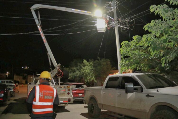 Mejora municipio alumbrado público en áreas de la ciudad