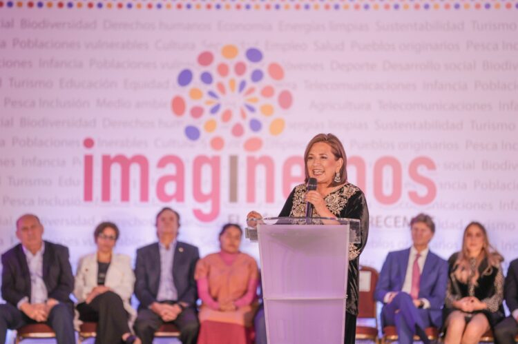 Presenta Xóchitl Gálvez a su Equipo de Mesas Temáticas