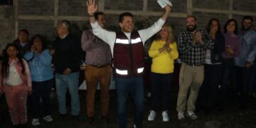 Aviva Lalo Gattás el espíritu navideño en colonias de la ciudad