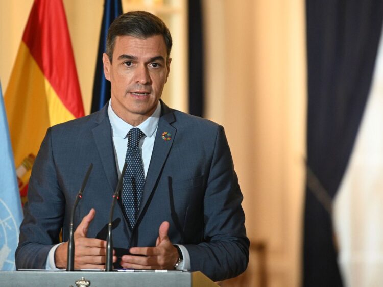 Pedro Sánchez mantiene conversación telefónica con el presidente de Mauritania