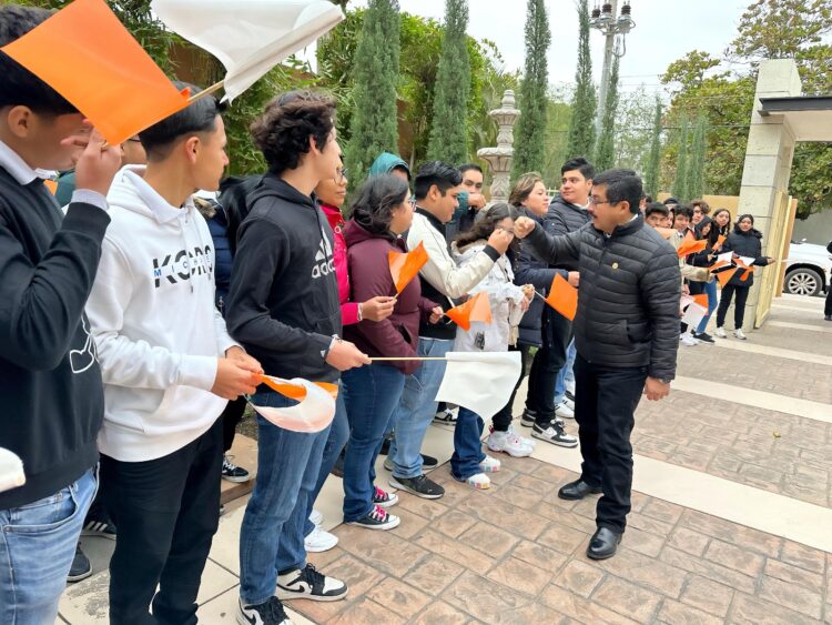 Dámaso Anaya fortalece vínculos con universitarios de la UAT Campus Mante