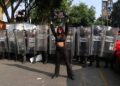 Defensores de animales protestan en la Plaza México