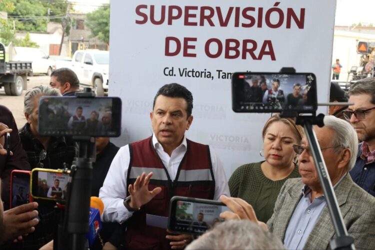 Supervisa alcalde pavimentación en la Nacozari y 7 de Noviembre
