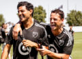 Quiere Chicharito a Carlos Vela de compañero para regresar a Chivas