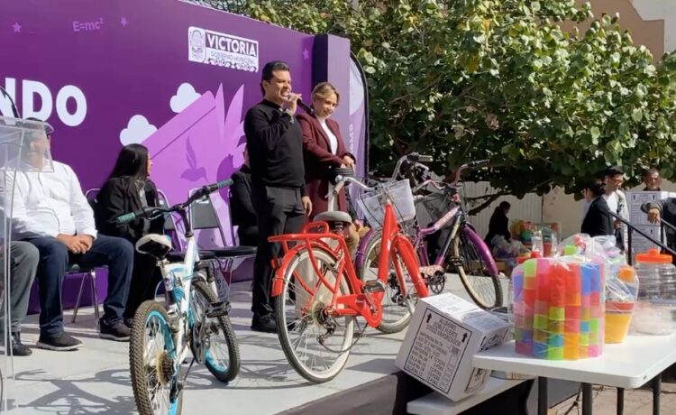 Equipan Lalo y Lucy Gattás comedores escolares de Victoria