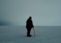 Guillermo del Toro se toma foto en el hielo: comienza a filmar Frankestein para Netflix