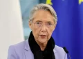 Élisabeth Borne renuncia como primera ministra francesa
