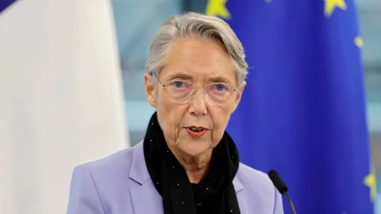 Élisabeth Borne renuncia como primera ministra francesa