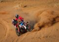 El motociclista chileno Nacho Cornejo a la cabeza del Rally París-Dakar