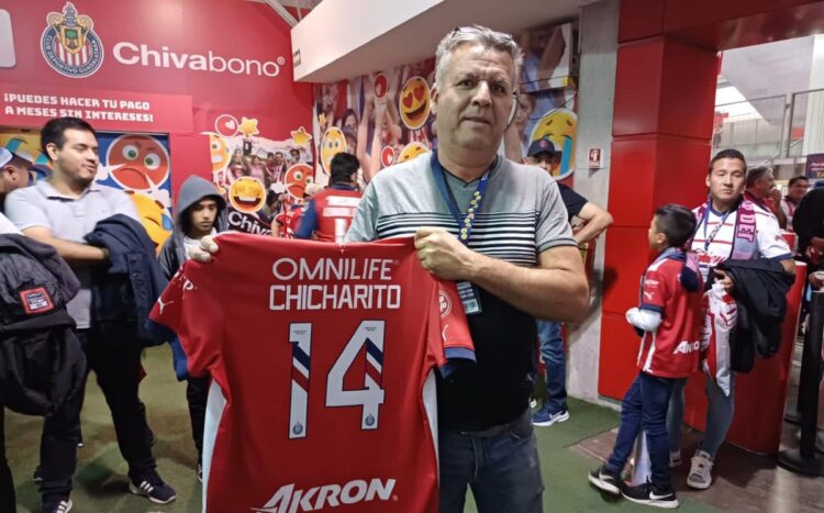Chivas ya hace jerseys del «Chicharito»