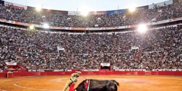 Suspenden corridas de toros en la Plaza México