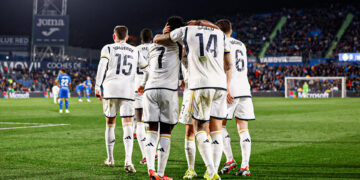 Con doblete de Joselu, el Real Madrid gana al Getafe y encabeza la liga