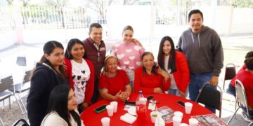 Celebran Lucy y Lalo Día del Amor y de la Amistad junto al equipo DIF Victoria