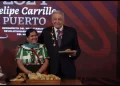 Celebra amlo Día de la Candelaria con tamales en Palacio Nacional
