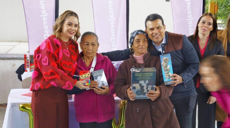 Festejan DIF y Municipio día del Amor y la Amistad con Abuelitos