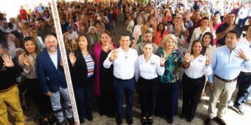 Entrega DIF Victoria apoyos alimentarios y aparatos funcionales