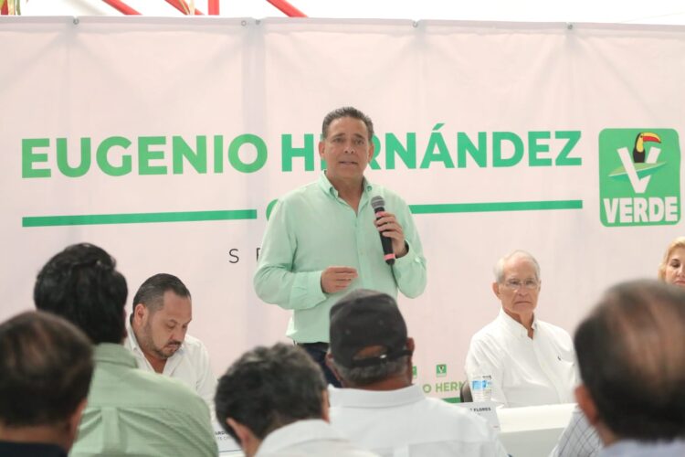 Ante sus colegas constructores, “Geño” cimienta proyectos para la zona conurbada