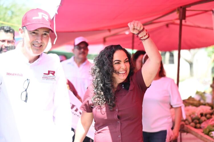 Reciben Olga Sosa y JR, respaldo de comerciantes en mercado rodante de Soto la Marina