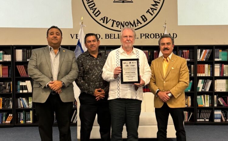 Imparte la UAT en Nuevo Laredo la Cátedra Octavio Paz con el escritor Anthony Stanton
