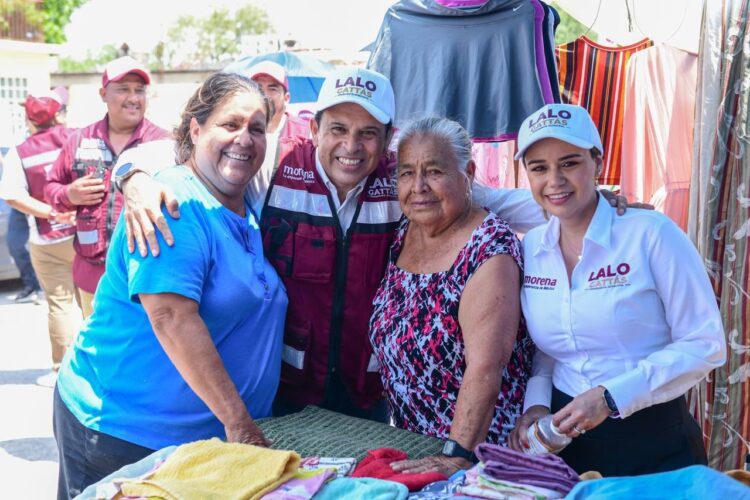 Tianguistas de la Américo se suman a Lalo Gattás
