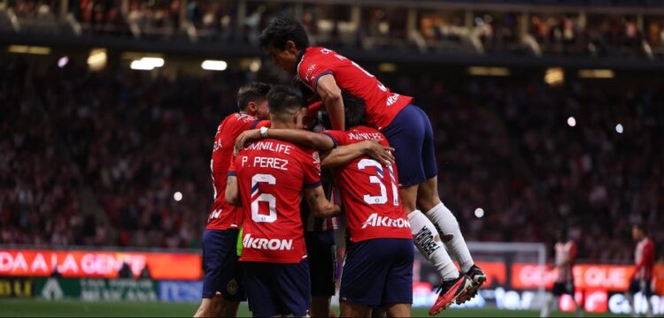 Chivas de Guadalajara vence a Querétaro y llega a 28 puntos