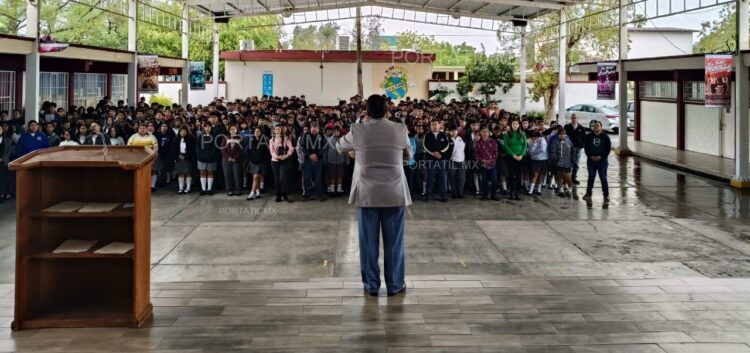 Diputado Marte Ruiz Nava inspira a jóvenes con conferencia motivacional «Si cambias tu mente cambias tu mundo»