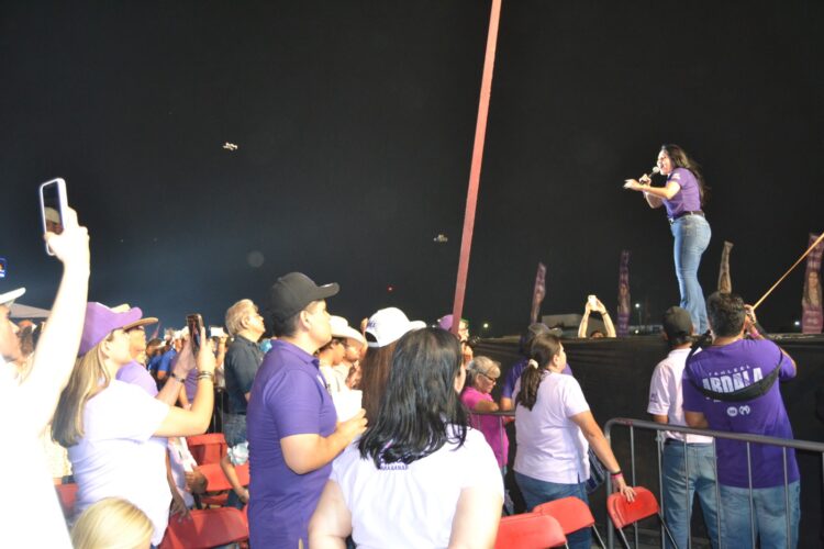 Contundente cierre de campaña de Yahleel Abdala, la respaldan más de 30,000 neolaredenses