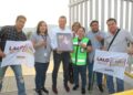 Visita Lalo a obreros y dirigentes de maquiladoras