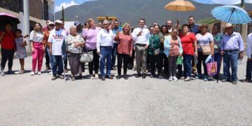Le cumple Lalo Gattás a vecinos de la Cuauhtémoc
