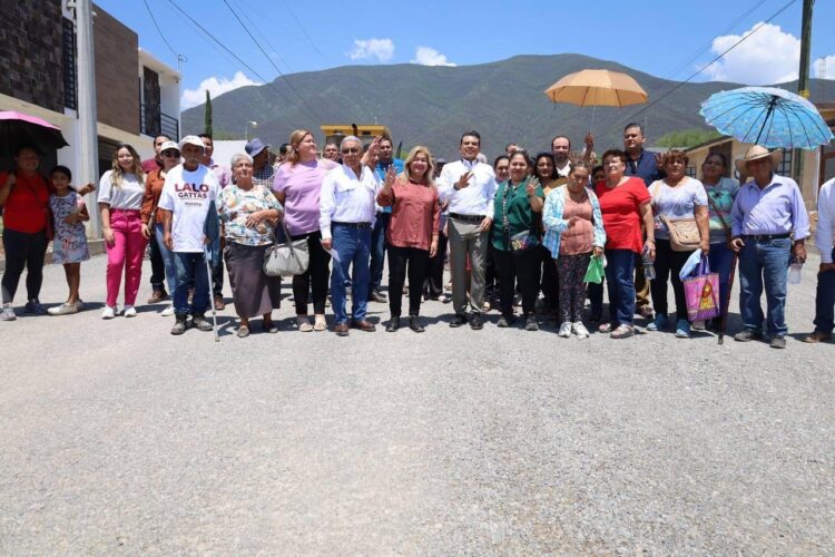 Le cumple Lalo Gattás a vecinos de la Cuauhtémoc