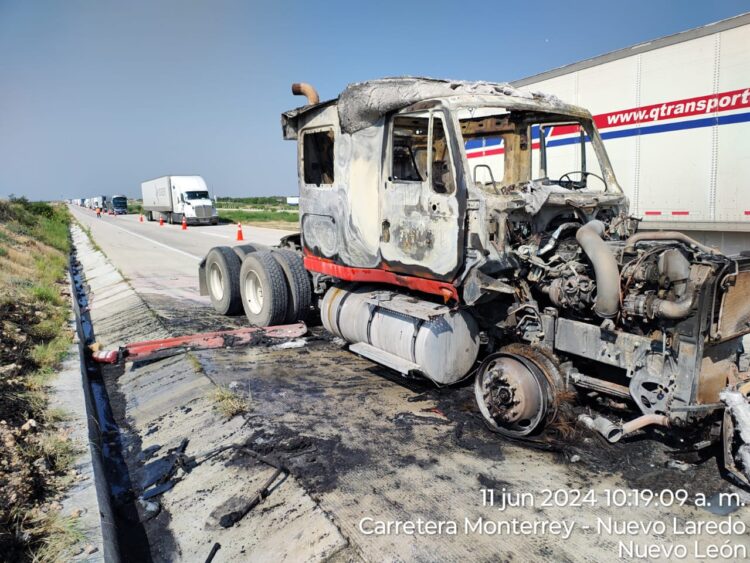 Se incendia autotanque en la Gloria-San Fernando