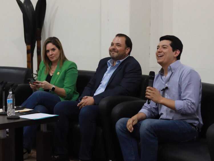 Carlos Morris levanta la mano para el PRI de Tamaulipas