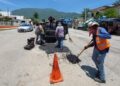 Con material reciclado y de manera preventiva reparan baches en Victoria