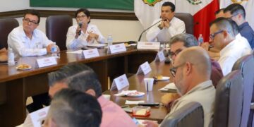 Acuerdan Municipio y áreas de salud hacer frente al dengue, cólera, uso y trato del agua