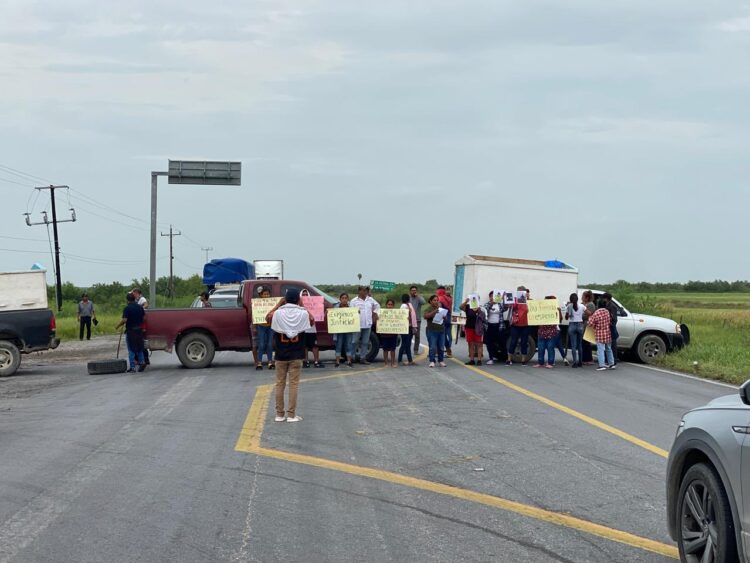 Circulación bloqueada por manifestantes en Carretera Federal 101 a la altura de San Fernando