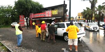 (VIDEO) Captan en video choque de Tren vs. Camioneta en la Calzada Tamatán de Ciudad Victoria