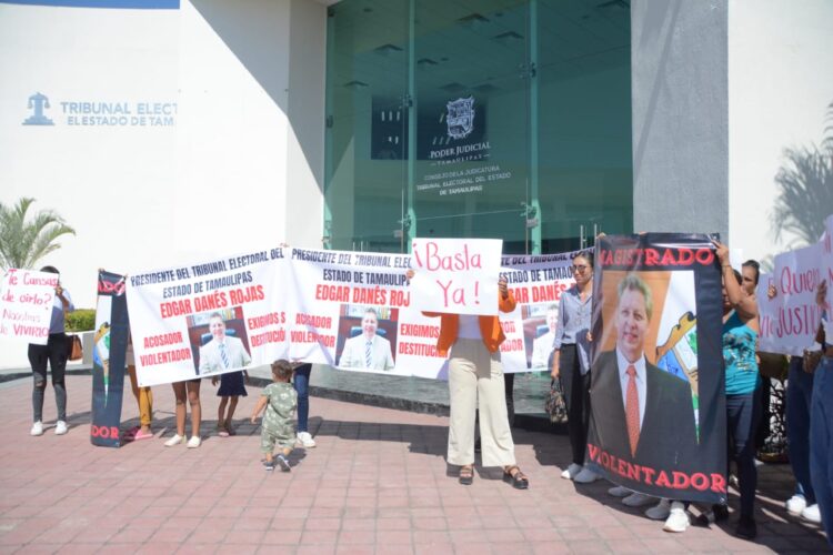 Protestan mujeres contra el presidente del Tribunal Electoral de Tamaulipas