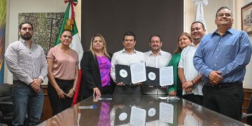 Firma Eduardo Gattás acta de entrega-recepción 2021-2024