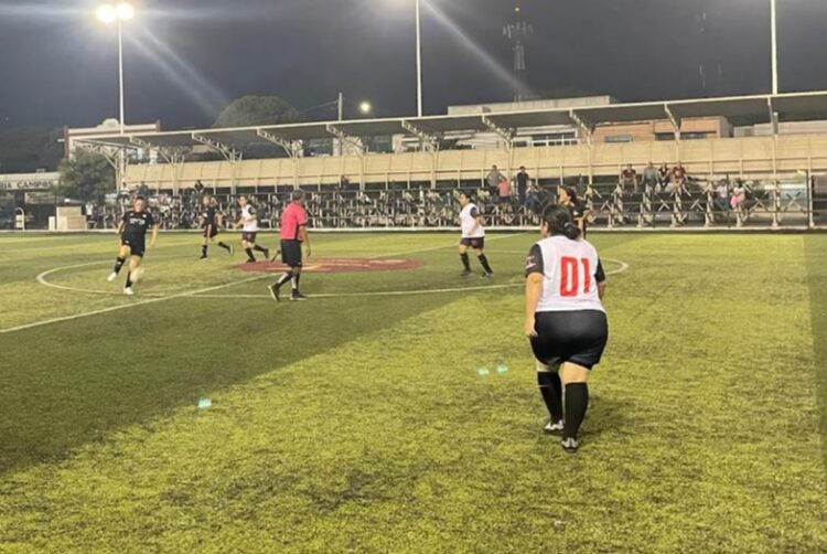 Equipo femenil de Seguridad Pública golea 7-0 en la Copa Gobernador
