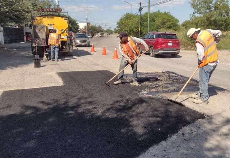 Extiende Municipio bacheo a más colonias de Victoria