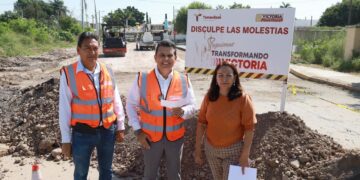 Supervisa Lalo Gattás avance de obra de pavimentación con concreto hidráulico en la México