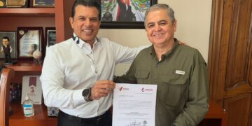 Entrega Lalo Gattás nombramiento a nuevo Gerente de COMAPA Victoria