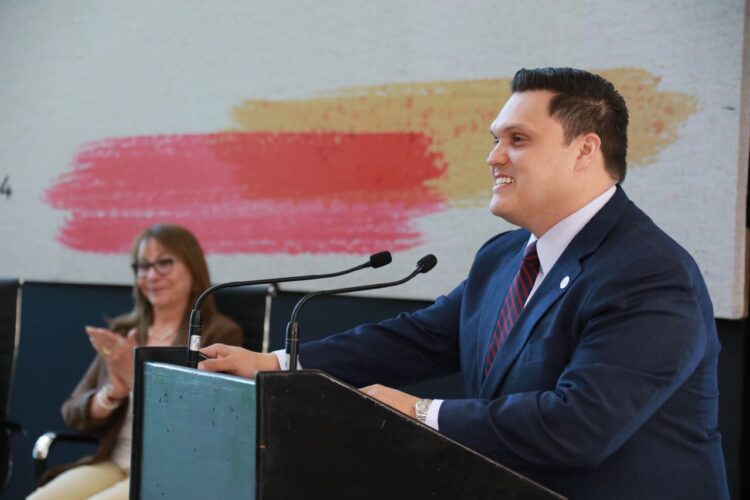 Llama Humberto Prieto diálogo entre alcalde de Victoria y sus regidores