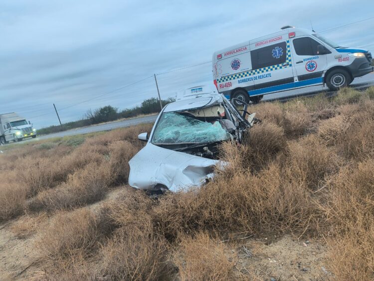 Por dormitar al volante, se impacta contra tráiler en la carretera Monterrey-Nuevo Laredo